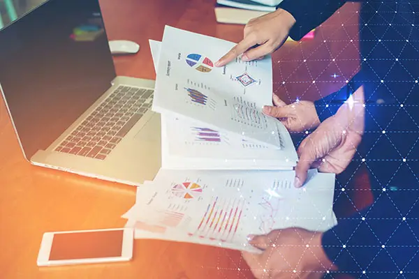 6月适合旅游的城市情侣